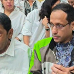 Kenakan Jaket Ojol, Nadiem Makarim Siap Bacakan Pleidoi Kasus Korupsi Chromebook