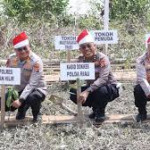 Cegah Abrasi Pesisir Sinaboi, Polda Riau Tanam 810 Bibit Bakau dan Gelar Baksos