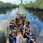 Polda Riau Tanam Ribuan Mangrove Tahan Abrasi di Pulau Terluar Meranti