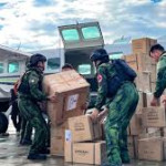 Atasi Krisis Pangan di Papua, TNI Terbangkan 2 Ton Logistik ke Puncak
